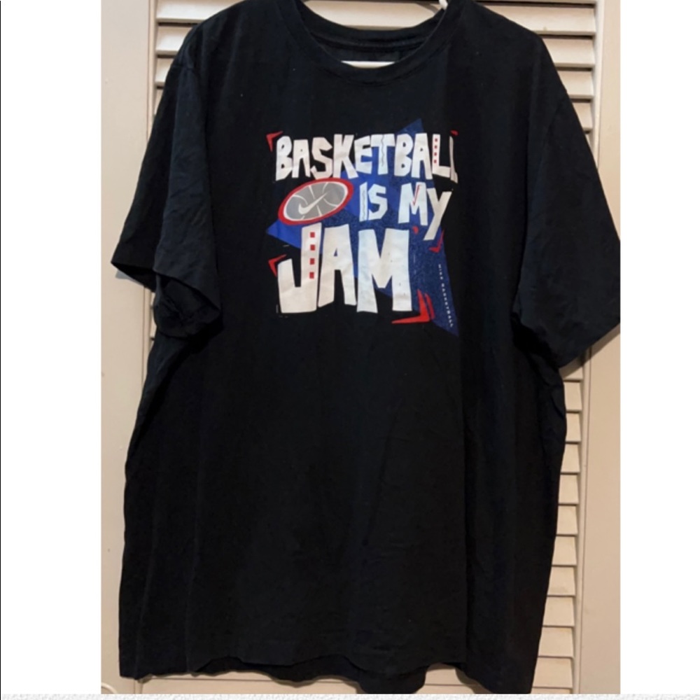 Men’s Nike Dry Fit T Size 3XL Black
Basketball is my jam
Like new condition